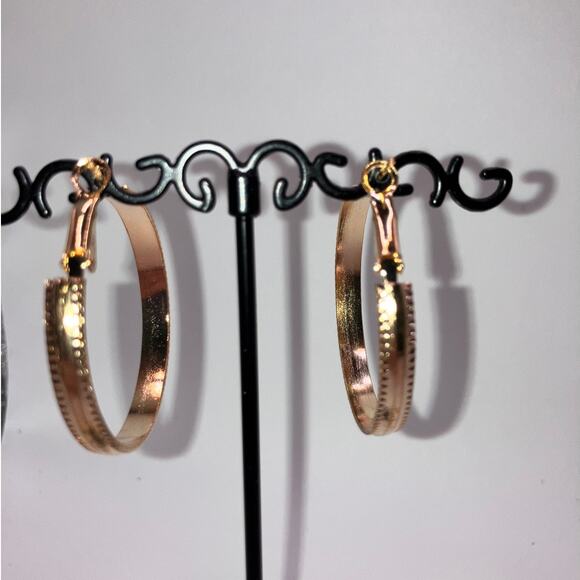 Textured Edges Gold-Tone Hinged Large Hoop 1.5" Earrings! - Picture 7 of 7